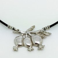 שרשרת שלישיית רימונים