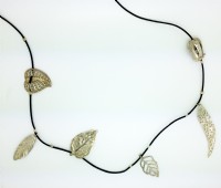 שרשרת מגוון עלים (ארוכה)